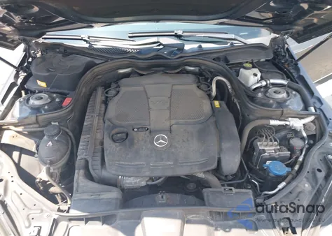 2013 Mercedes-Benz E 350 4Matic z USA, uszkodzony, nr VIN WDDHF8JB2DA718008